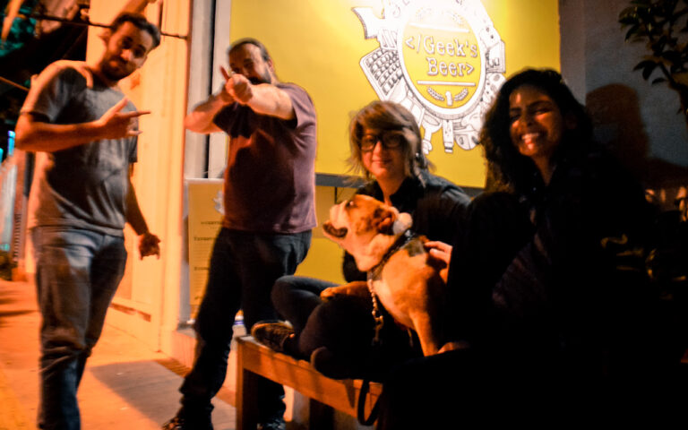 Foto de Jogadores do Planeta Insano, um jogo de tabuleiro com massinha.